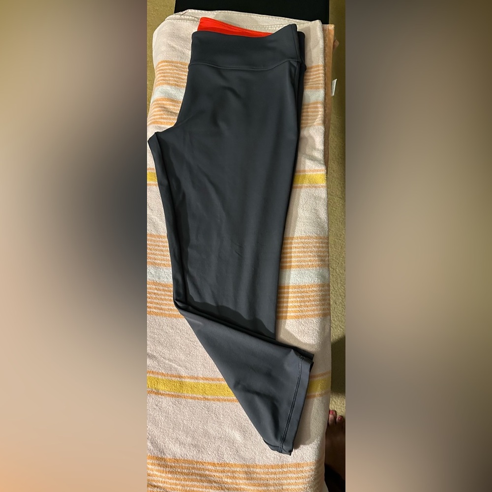 Victoria’s Secret VSX Sexy Sport yoga pants 🧘‍♀️